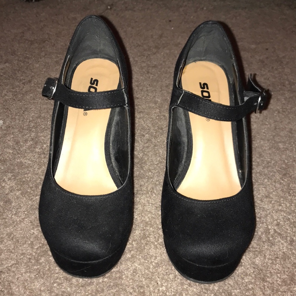 black wedges